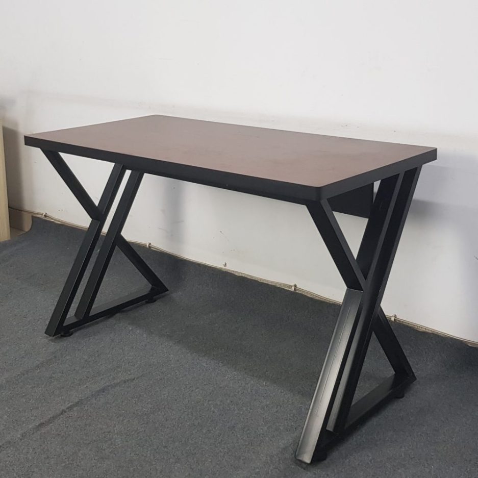 Computer Table: 1 Amazing XMS Minimalist Desk by Horizon